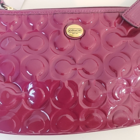 Coach Peyton Embossed Patent Leather - Picture 3 of 12